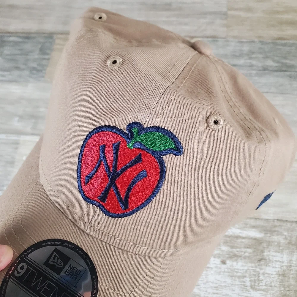 New Era New York Yankees Hat 9TWENTY Khaki Big Apple Logo Adjustable Cap NWT